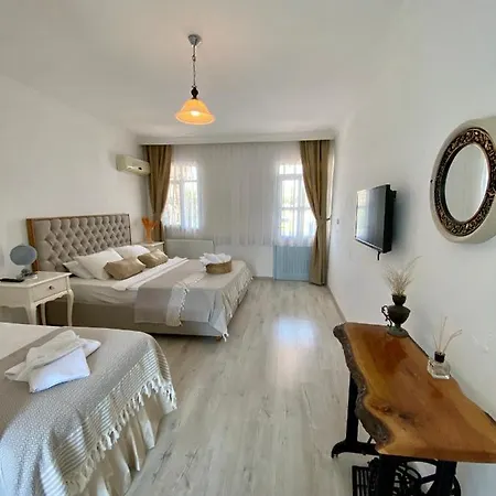 Alasonya Alaçatı By La Mira 3*