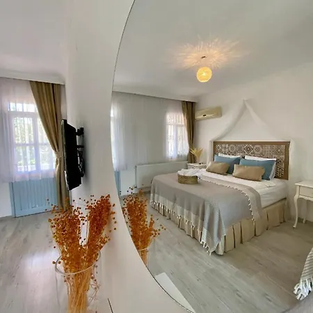 Hotel Alasonya Alacati By La Mira 3*