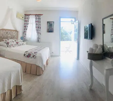 Alasonya Alaçatı By La Mira